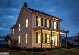 107 E 3rd St, Waynesboro, PA 17268