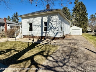 315 E Lincoln St, Grand Ledge, MI 48837