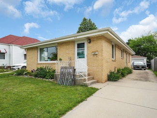 413 Chicago St, Racine, WI 53405