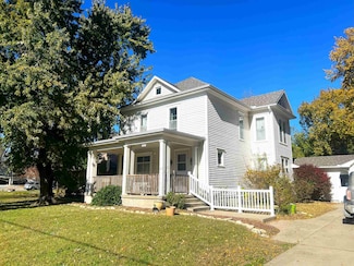 624 W 12th St, Newton, KS 67114