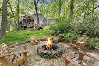 2092 W Christy Trail, Sapphire, NC 28774