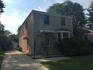 2342 S 5th Ave, Riverside, IL 60546