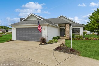 640 N Cygnet Lake Dr Unit 1, Benton Harbor, MI 49022