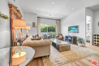 999 N Doheny Dr Unit 106, West Hollywood, CA 90069