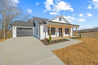 345 Raintree Dr, Livingston, TN 38570