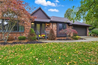 158 Bradfield Dr, East Amherst, NY 14051