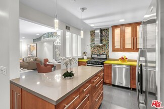 18350 Hatteras St Unit 159, Tarzana, CA 91356