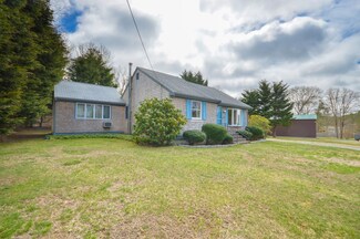 96 Chopteague Ln, Marstons Mills, MA 02648