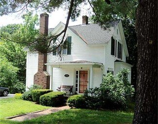 51 Depot St, Douglas, MA 01516