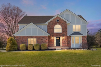 3552 Kossuth Rd, Lake Orion, MI 48360