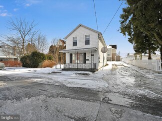 118 W Washington St, Frackville, PA 17931