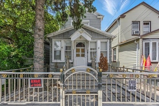 111-38 114th St, Jamaica, NY 11420
