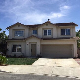 9 Rhode Island Cir, Salinas, CA 93905