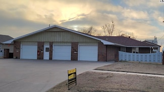 321 N Oak St, McPherson, KS 67460