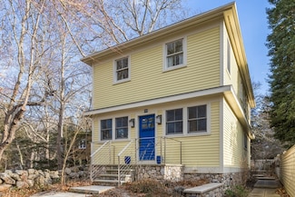 117 Gardiner Rd, Woods Hole, MA 02543