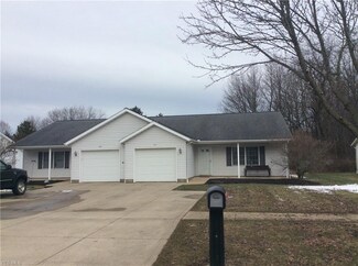 129-131 Parkside Dr, Creston, OH 44217