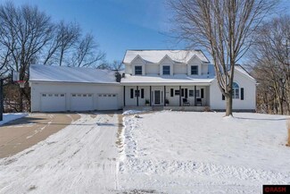 2133 Peregrine Ln, North Mankato, MN 56003