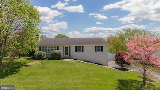 13833 Long Ridge Dr, Hagerstown, MD 21742