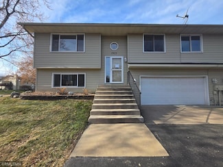 3805 Windcrest Ct, Saint Paul, MN 55123