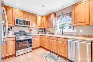 41 Capica Ct, South Amboy, NJ 08879