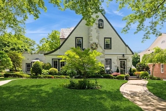 329 Brower Ave, Rockville Centre, NY 11570