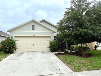 324 Charles Dr, Deland, FL 32724