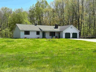 743 Quarterline Rd, Center Rutland, VT 05736
