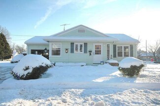 1419 Highland Ave, Janesville, WI 53548