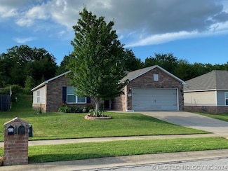 1315 Panther Ln, Sapulpa, OK 74066