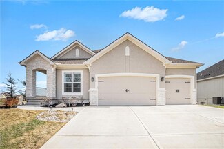 1013 Churchill Cir, Raymore, MO 64083