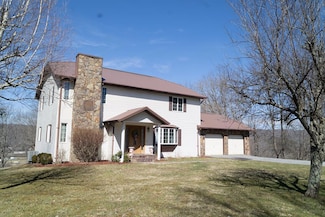 699 Plantation Dr, Richlands, VA 24641