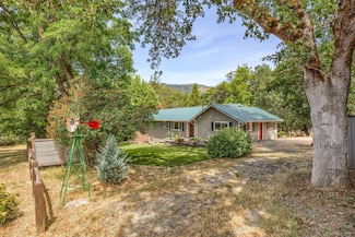 1472 Sardine Creek Rd, Gold Hill, OR 97525