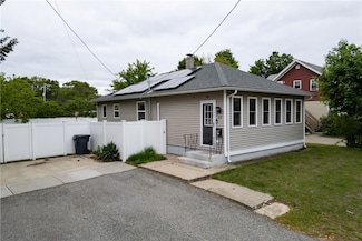 133 Broad St, Warwick, RI 02888
