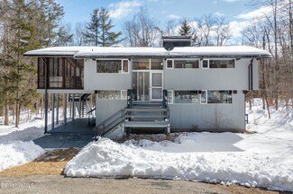 176 Beech Tree Ln, Becket, MA 01223