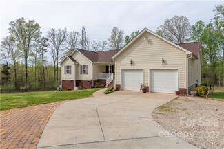 2805 Hart Rd, Charlotte, NC 28214