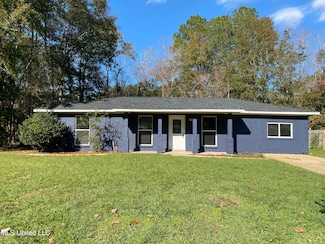 1700 Kingfisher Dr, Gautier, MS 39553