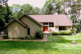 29 Pine Tree Ln, Tunkhannock, PA 18657