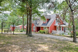 636 Deer Run Rd, Bellville, TX 77418