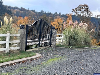 4555 Lobo Ln NE, Silverton, OR 97381