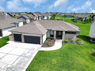 1226 W Lakeway Ct, Andover, KS 67002