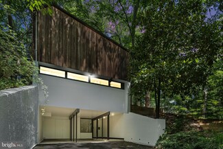 2855 Davenport St NW, Washington, DC 20008