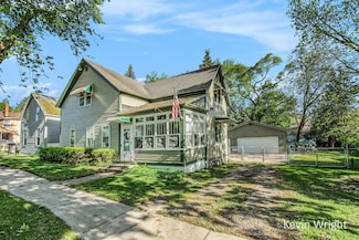 924 W Forest Ave, Muskegon, MI 49441