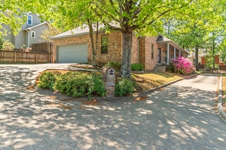1322 Gleneagles Ln, Little Rock, AR 72211