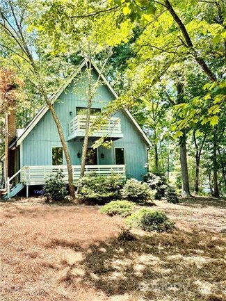 109 Lake Pond Dr, Hickory, NC 28601