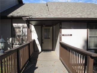 82 Beaver Dr, Eureka Springs, AR 72631