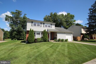 10 Donwood Dr, New Castle, DE 19720