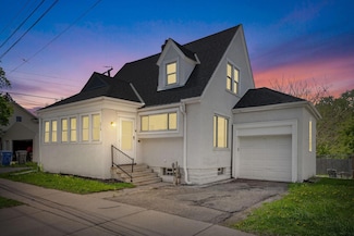 319 Earl St, Saint Paul, MN 55106