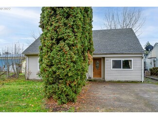 616 E Harrison St, Carlton, OR 97111