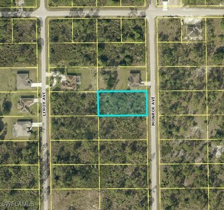 917 Monroe Ave, Lehigh Acres, FL 33972