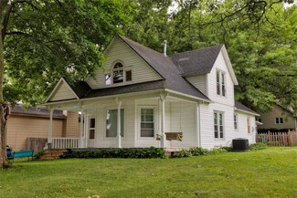 230 N 7th St, Carlisle, IA 50047